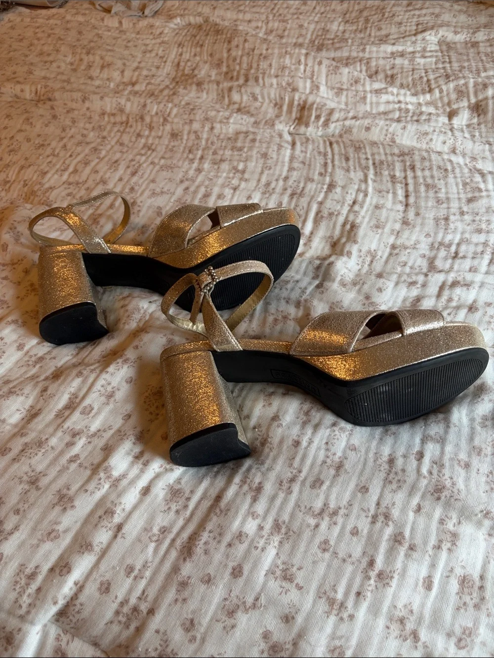 Kenneth Cole Reaction Metallic Gold Crisscross Platform Block Heels